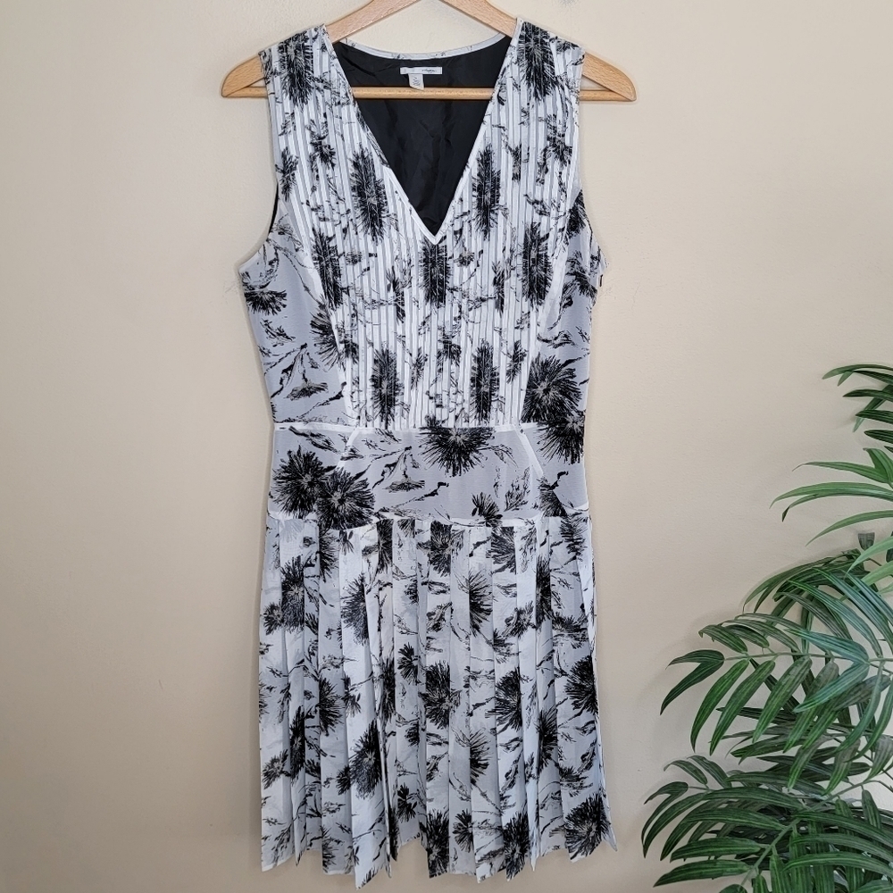 Halogen | Black White Floral Pleated Midi Below the Knee Dress Size 10